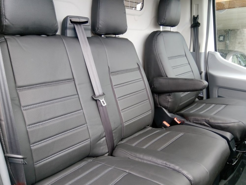 Pasvorm stoelhoezen set (stoel en duobank) Ford Transit 2014-heden - Kunstleer zwart Pasvorm stoelhoezen set (stoel en duobank) Ford Transit 2014-heden - Kunstleer zwart