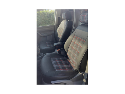 Pasvorm stoelhoezen set (stoel en stoel) Volkswagen Caddy 2004 t/m 2015 - Kunst leer / stof met GTI ruitpatroon Pasvorm stoelhoezen set (stoel en stoel) Volkswagen Caddy 2004 t/m 2015 - Kunst leer / stof met GTI ruitpatroon