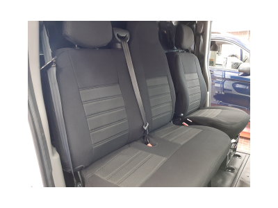 Pasvorm autostoelhoezen (3 zits) Renault Master 2010-heden / Opel Movano 2010-2021 / Nissan NV400 2010-2021 / Interstar 2022-heden (duobank met split in alleen rugleuning) - Stof zwart Pasvorm autostoelhoezen (3 zits) Renault Master 2010-heden / Opel Movano 2010-2021 / Nissan NV400 2010-2021 / Interstar 2022-heden (duobank met split in alleen rugleuning) - Stof zwart